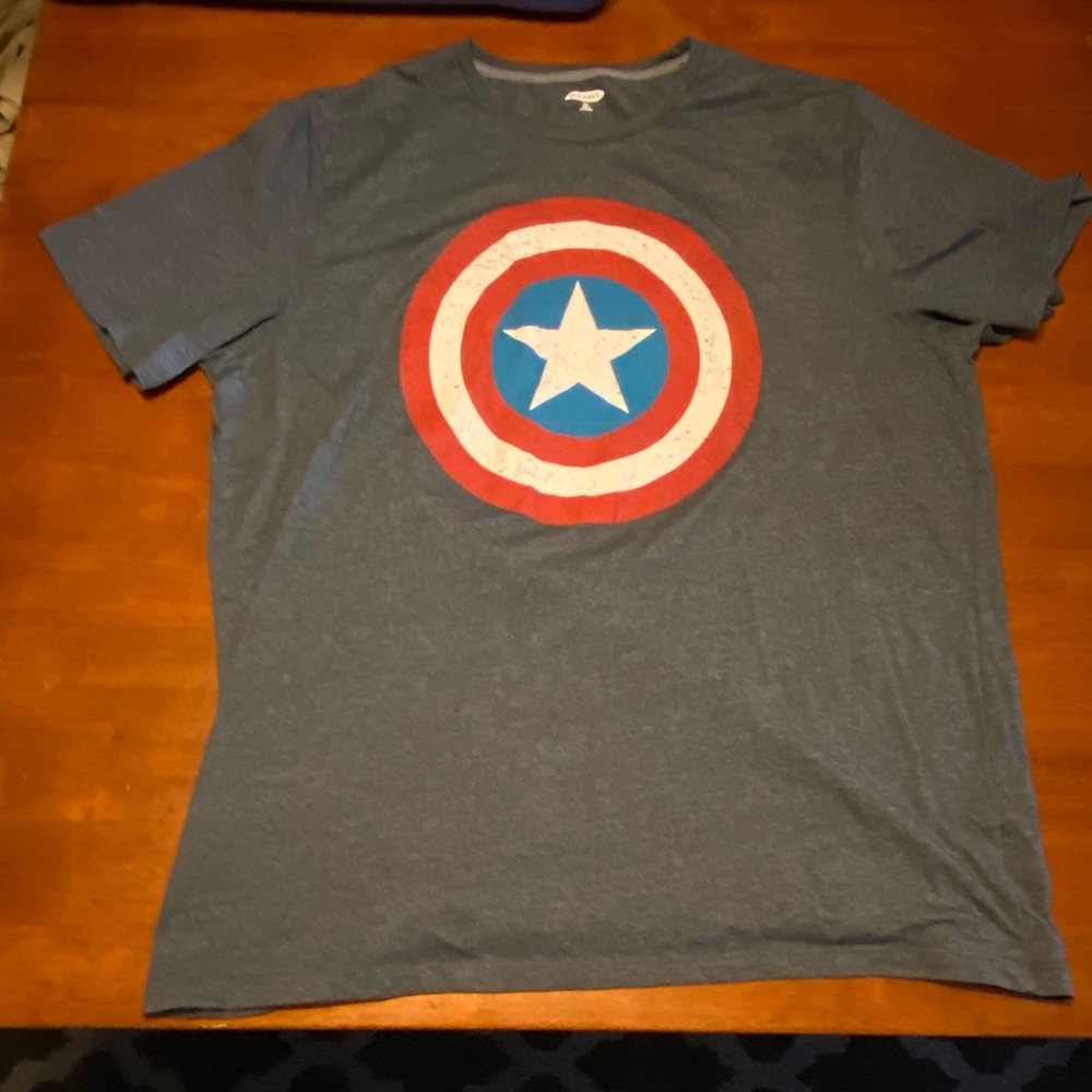 Captian America 2XL Old Navy T-shirt